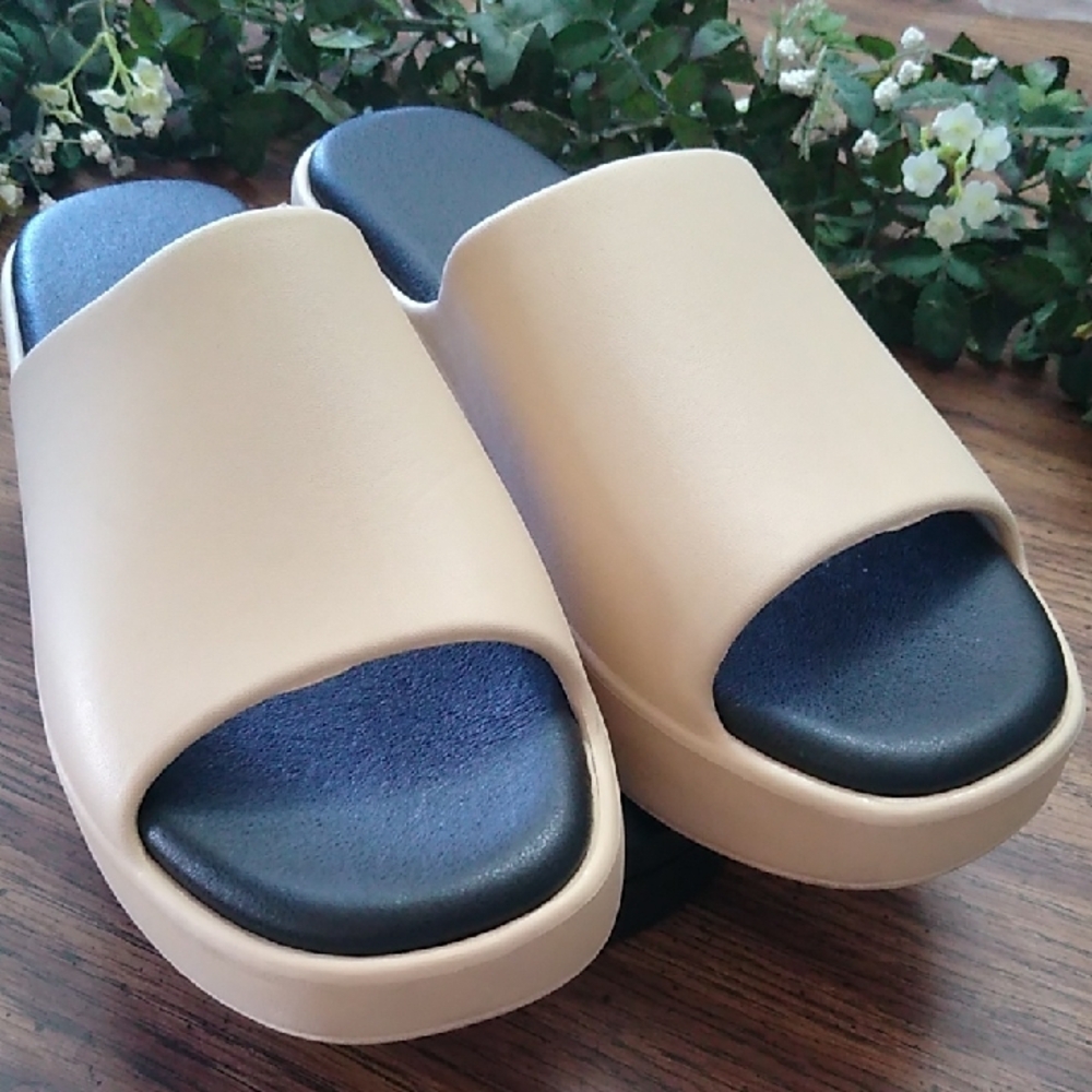 Women's Cream Slide Sandals